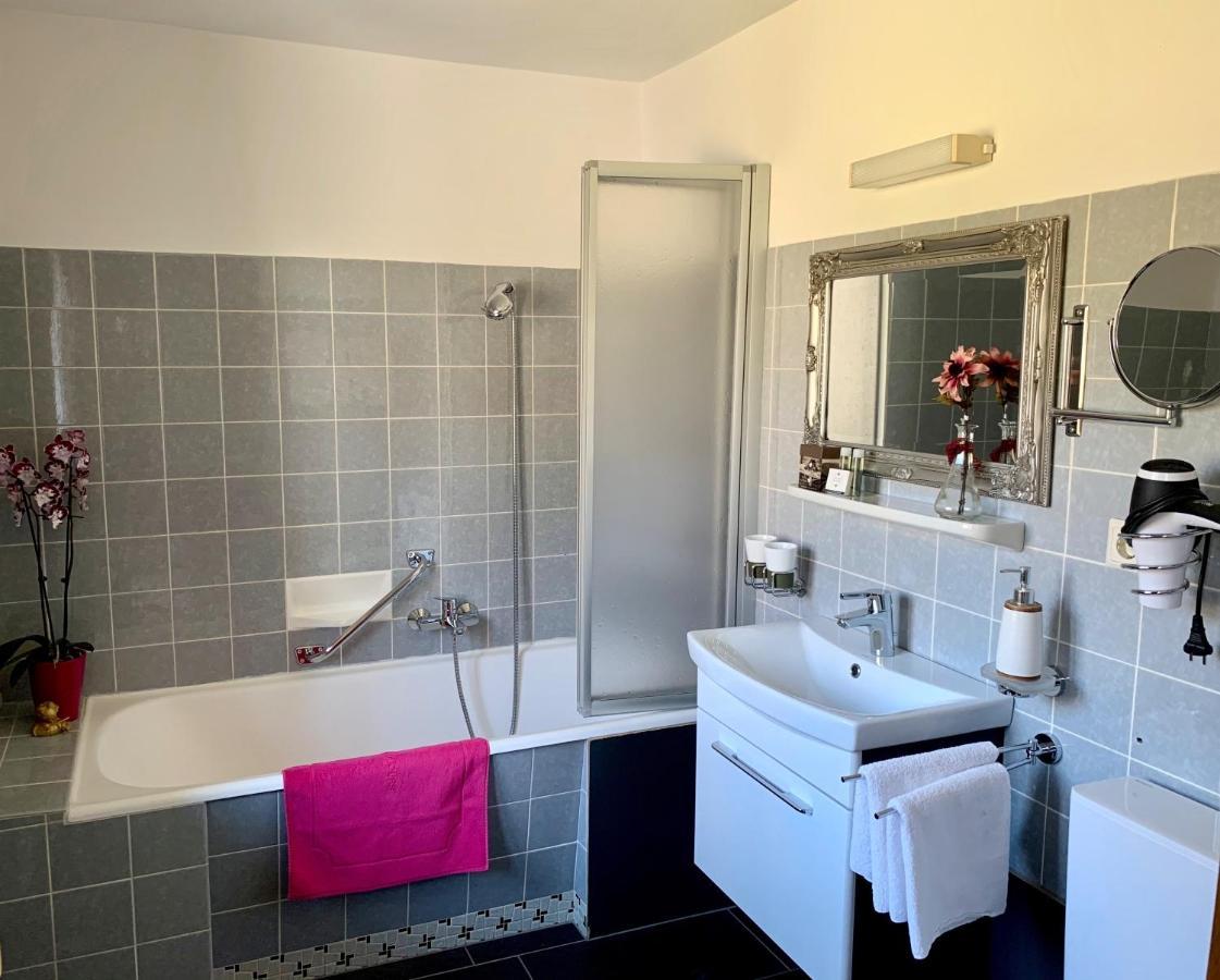 Haus Lukas Bed & Breakfast เซเฟลด์ อิน ทิโรล ภายนอก รูปภาพ